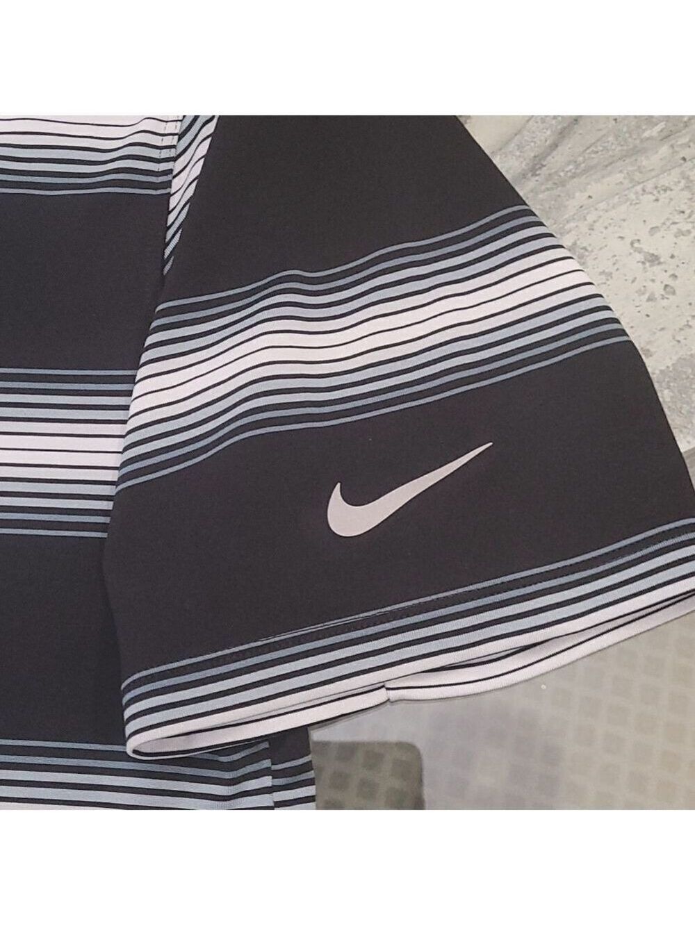 NIKE GOLF PERFORMANCE  BLACKSTRIPPED MEDIUM POLO  SHIRT - Picture 5 of 6